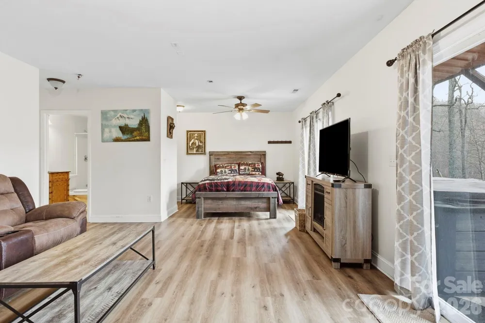 11 Roberts Drive Swannanoa, NC 28778