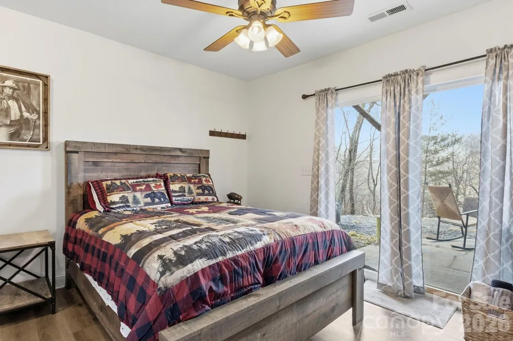 11 Roberts Drive Swannanoa, NC 28778
