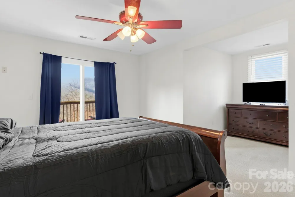 11 Roberts Drive Swannanoa, NC 28778