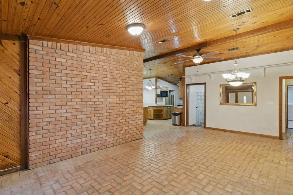 215 County Road 564 Eastland, TX 76448