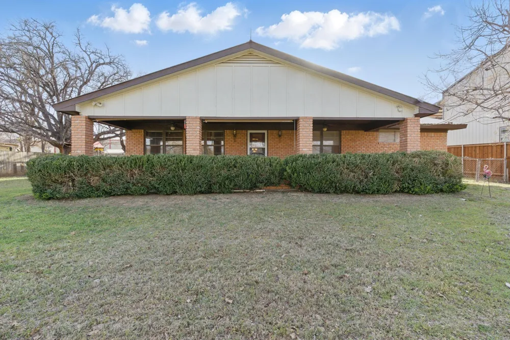 215 County Road 564 Eastland, TX 76448