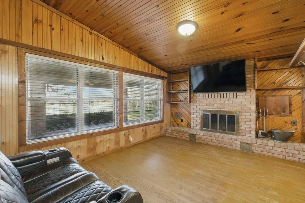 215 County Road 564 Eastland, TX 76448