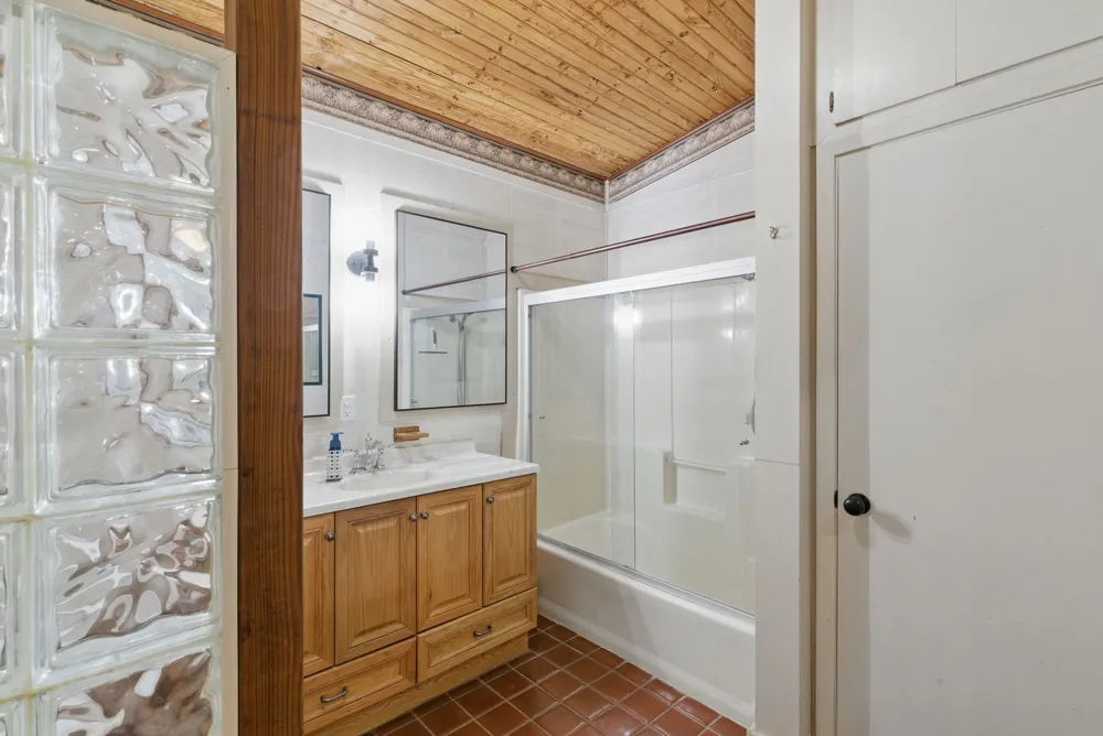 215 County Road 564 Eastland, TX 76448