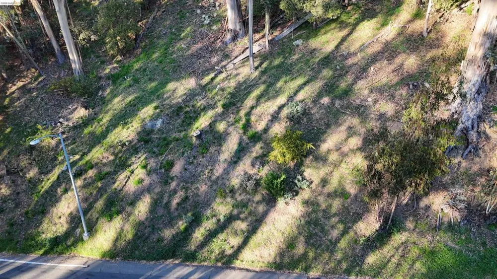 5847 Ascot Dr Oakland, CA 94611