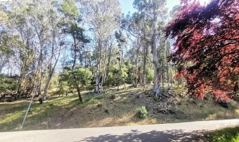 5847 Ascot Dr Oakland, CA 94611