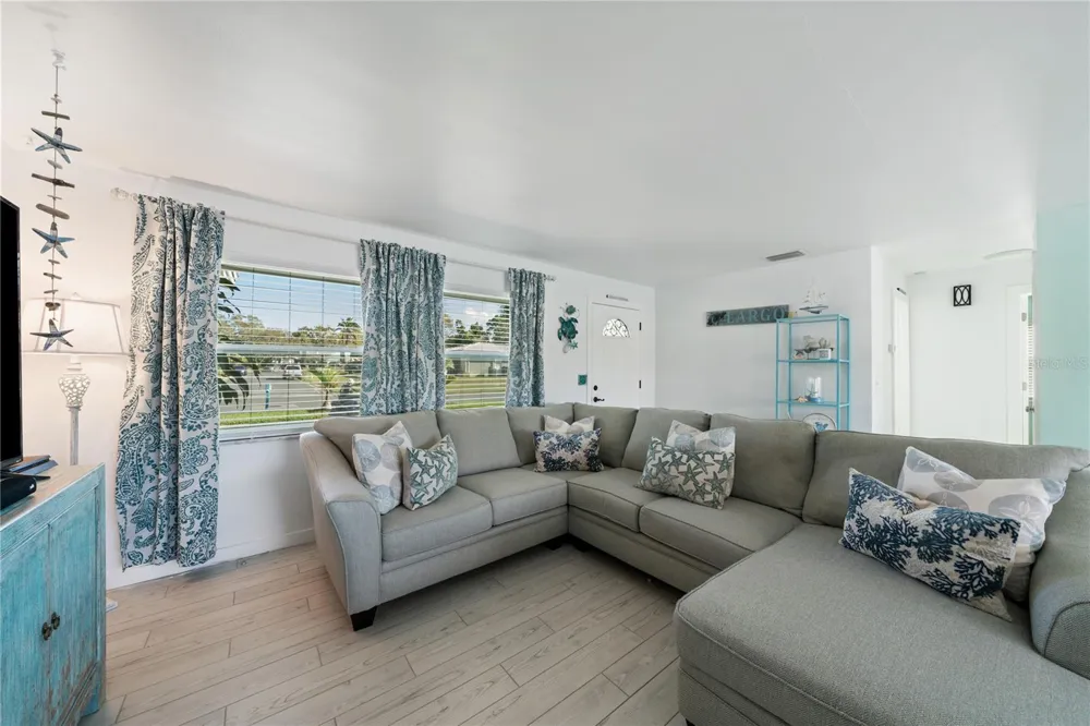 632 SHORE DRIVE Largo, FL 33771