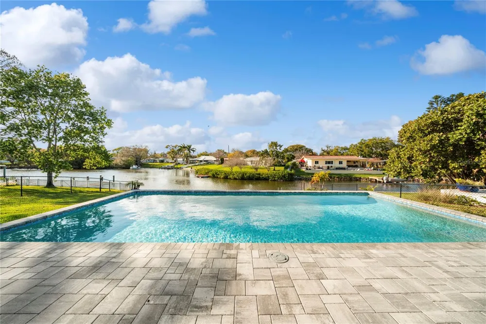 632 SHORE DRIVE Largo, FL 33771