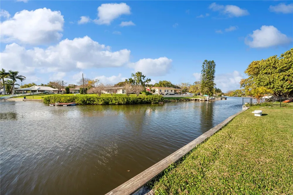 632 SHORE DRIVE Largo, FL 33771