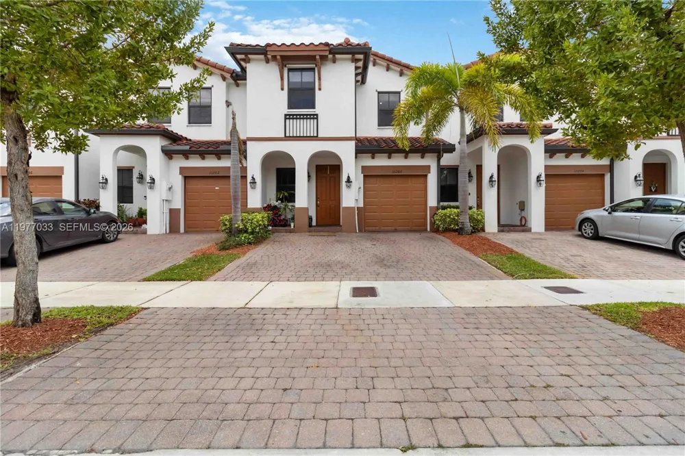 10268 NW 88th Ter Doral, FL 33178