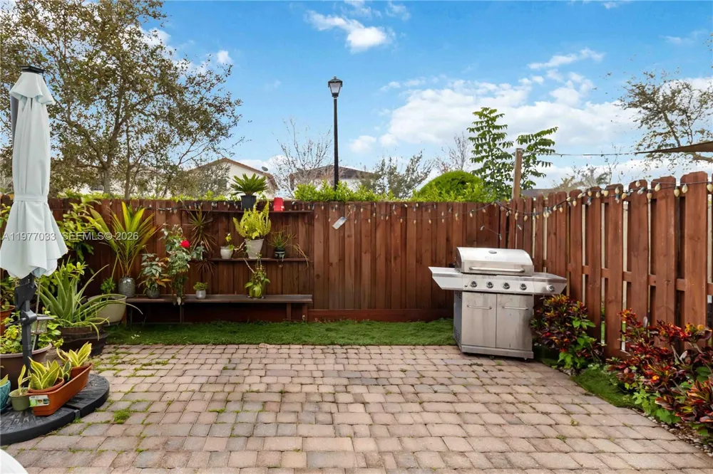 10268 NW 88th Ter Doral, FL 33178