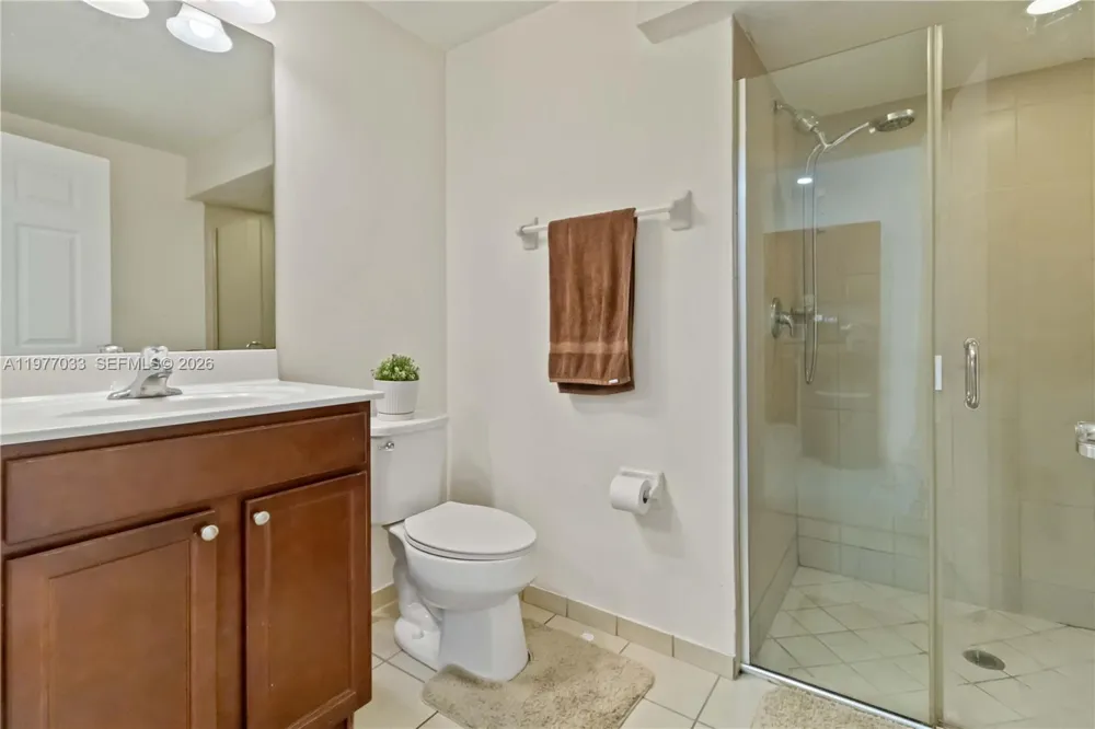 10268 NW 88th Ter Doral, FL 33178