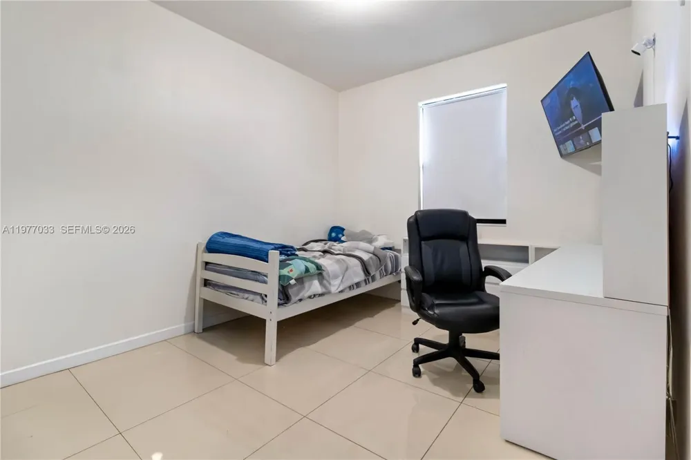 10268 NW 88th Ter Doral, FL 33178