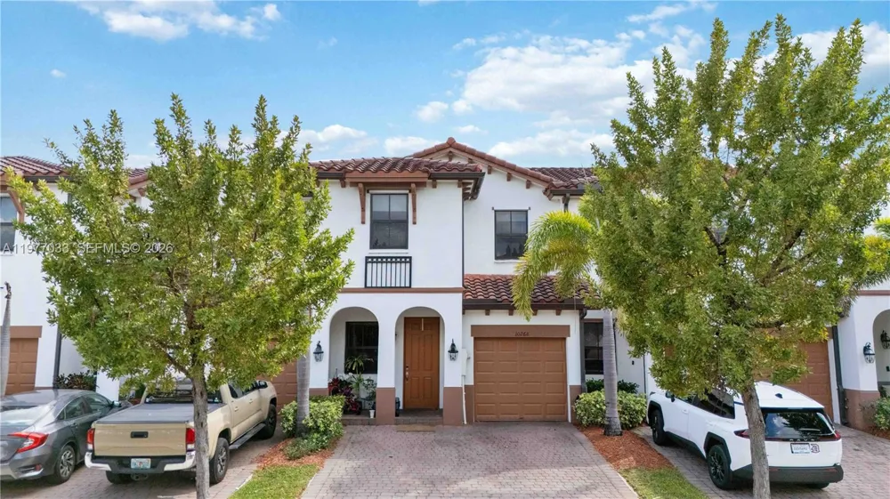 10268 NW 88th Ter Doral, FL 33178