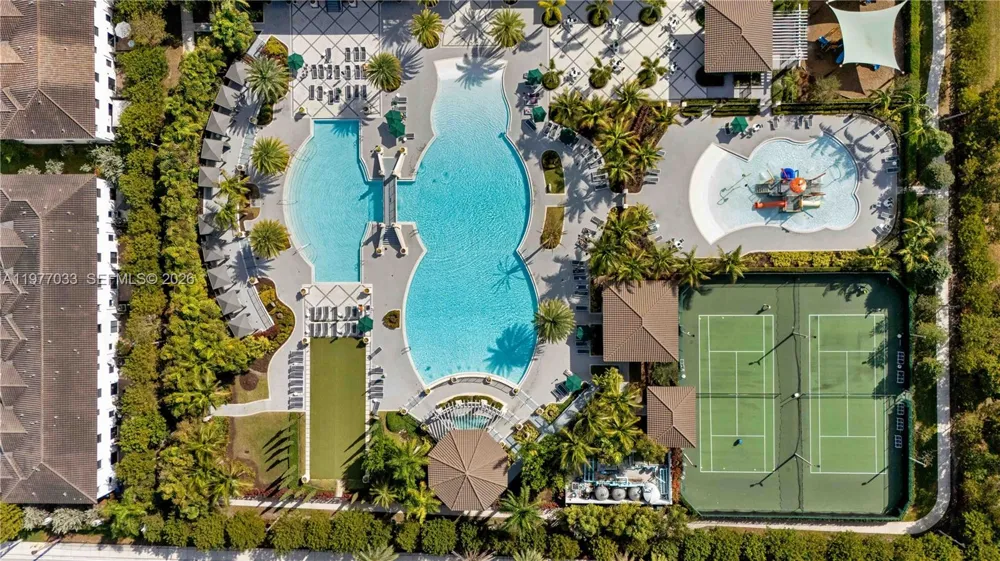 10268 NW 88th Ter Doral, FL 33178