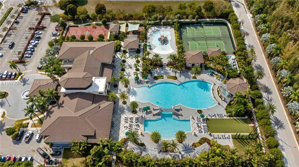 10268 NW 88th Ter Doral, FL 33178