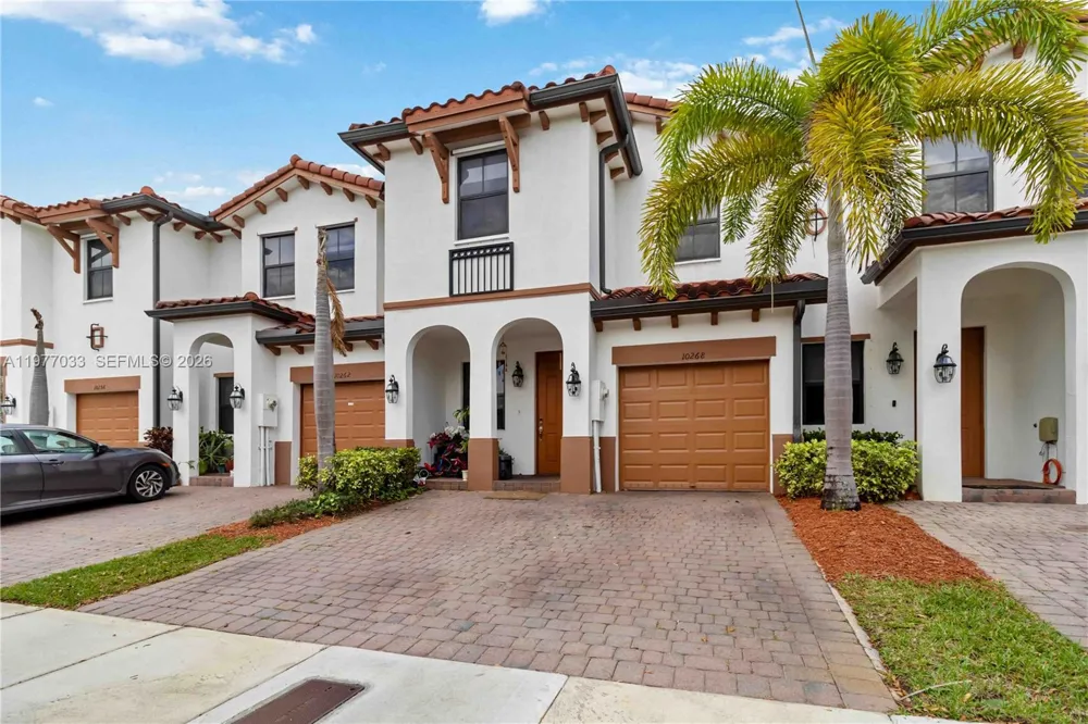 10268 NW 88th Ter Doral, FL 33178