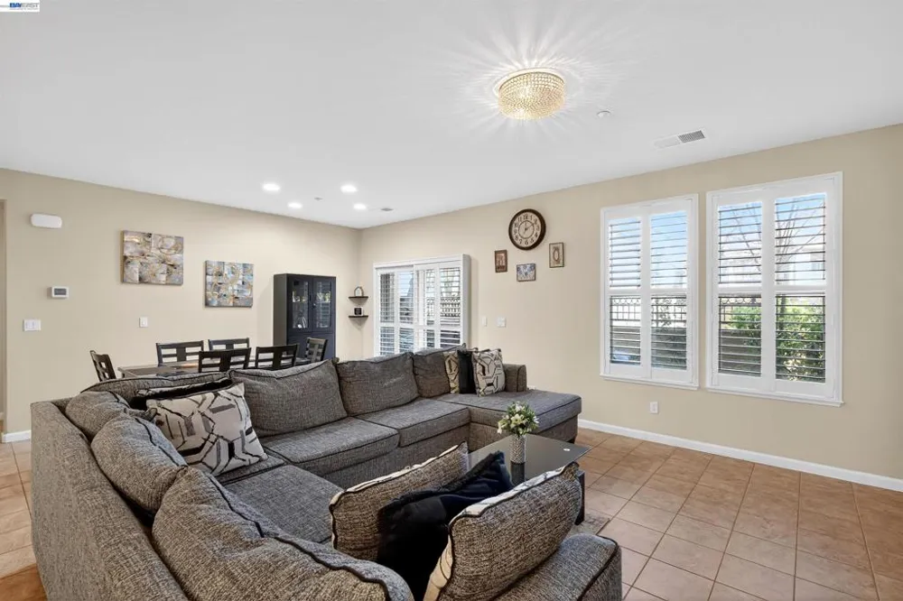 86 S Cortadillo St Mountain House, CA 95391