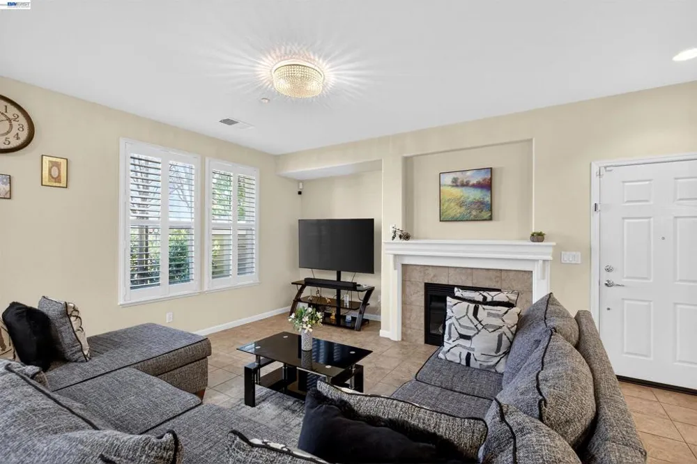 86 S Cortadillo St Mountain House, CA 95391
