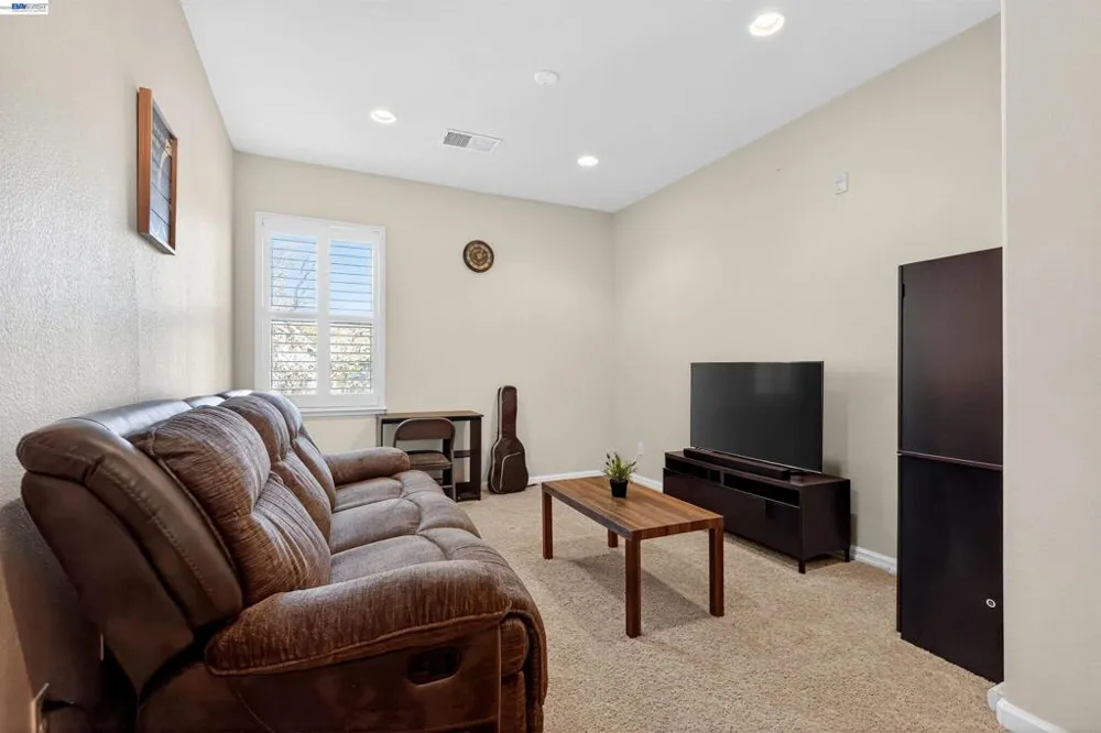 86 S Cortadillo St Mountain House, CA 95391