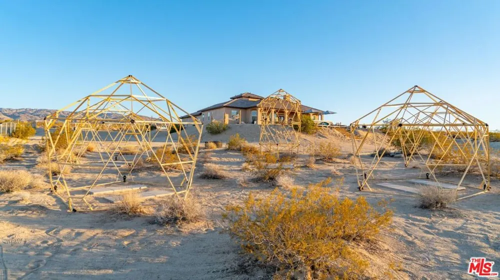71638 Laura Lane Twentynine Palms, CA 92277