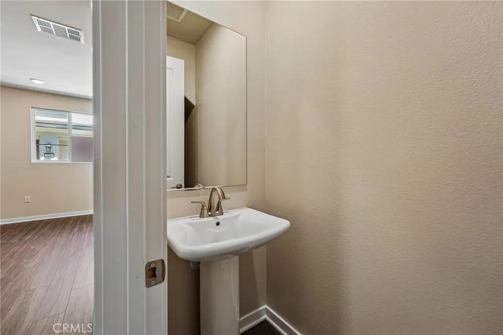 9195 Waverly Lane Riverside, CA 92503