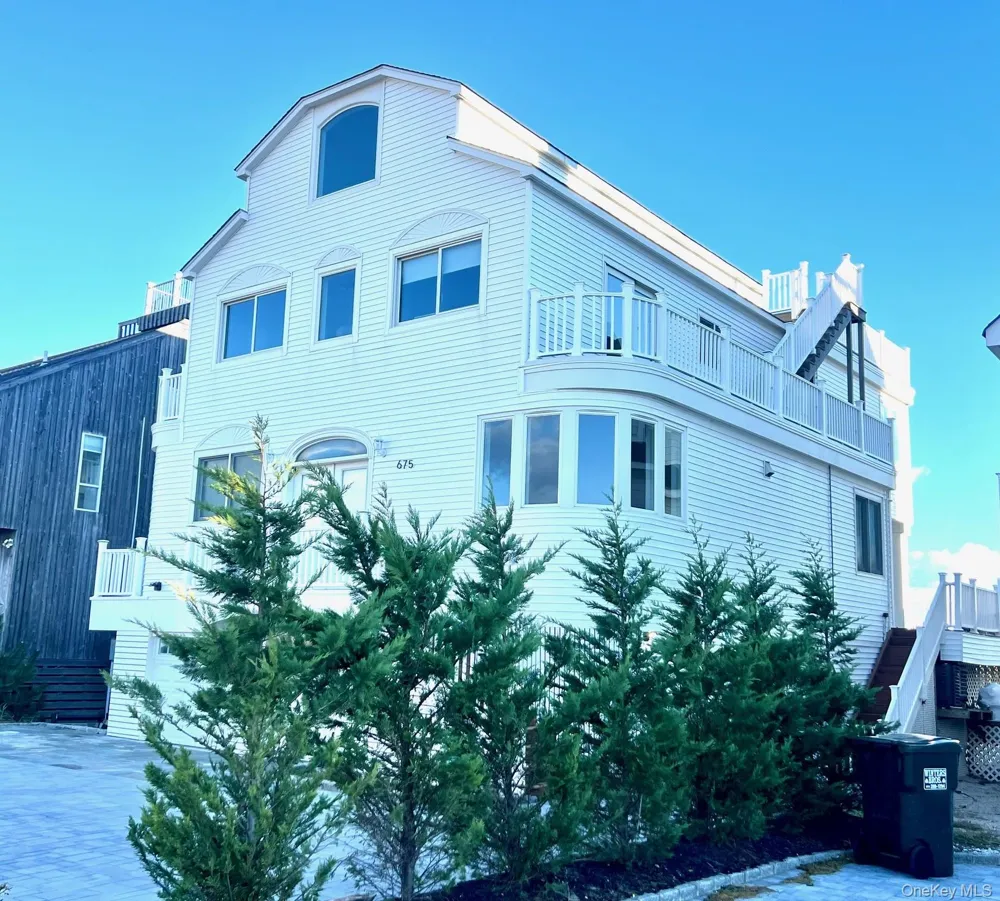 675 Dune Road Westhampton Beach, NY 11978