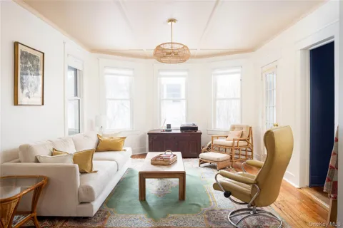 134 6th Street