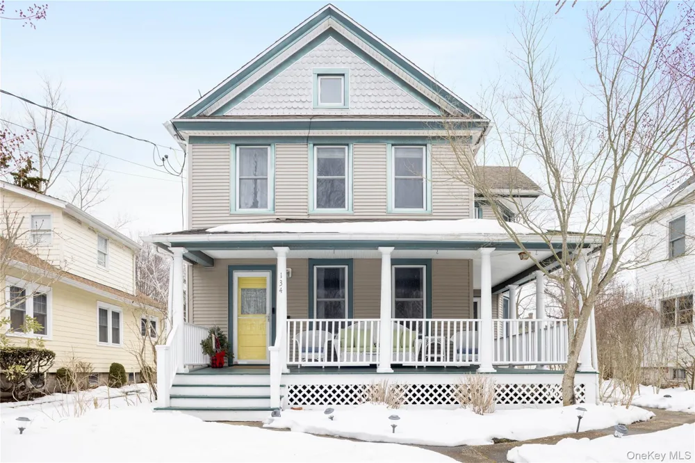 134 6th Street Greenport, NY 11944