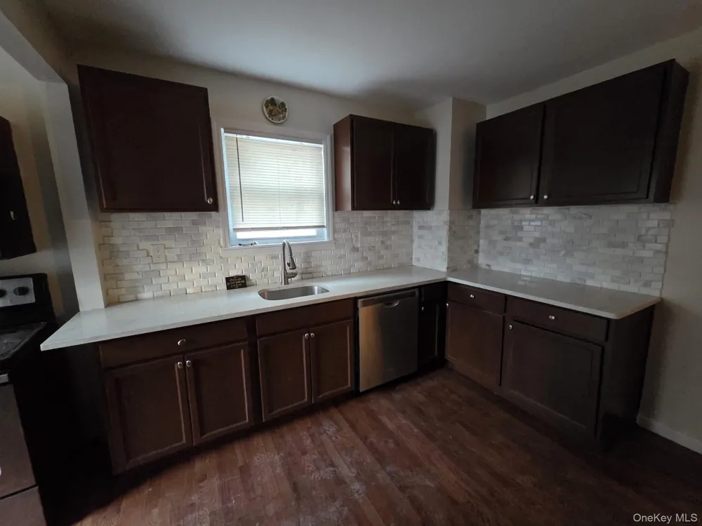 10 15th Street Wyandanch, NY 11798