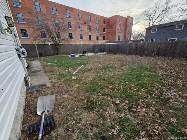 10 15th Street Wyandanch, NY 11798