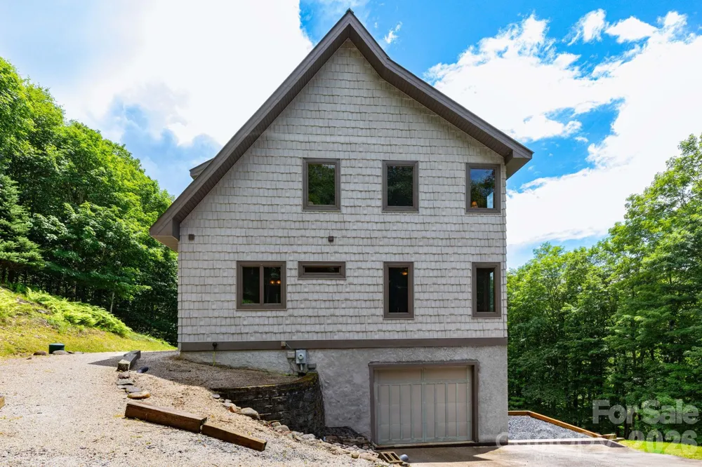 155 Mule Trail Drive Bakersville, NC 28705