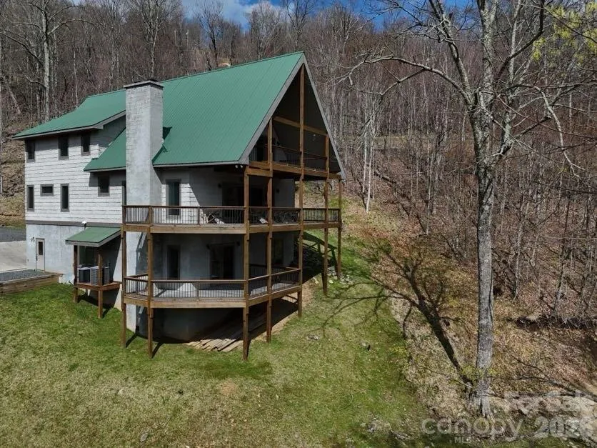 155 Mule Trail Drive Bakersville, NC 28705
