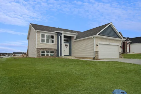 3022 W 84th Place