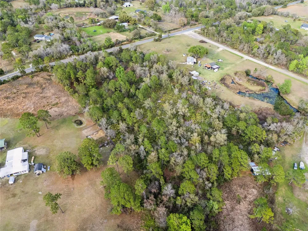 541 E OSCEOLA ROAD Geneva, FL 32732