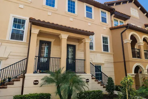 940 LOBELIA DRIVE