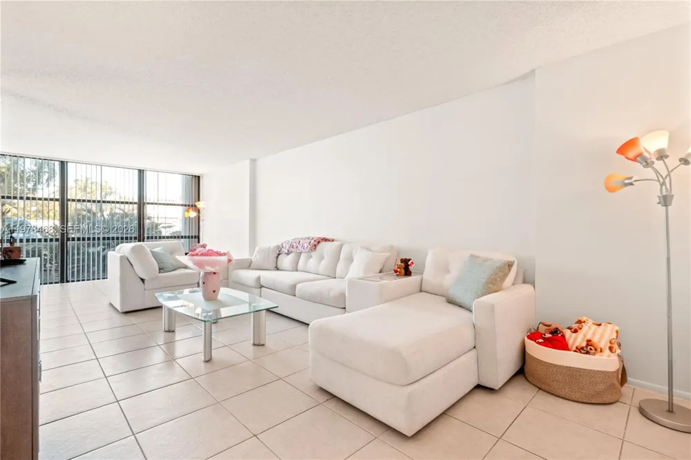 1000 Parkview Dr #115 Hallandale Beach, FL 33009