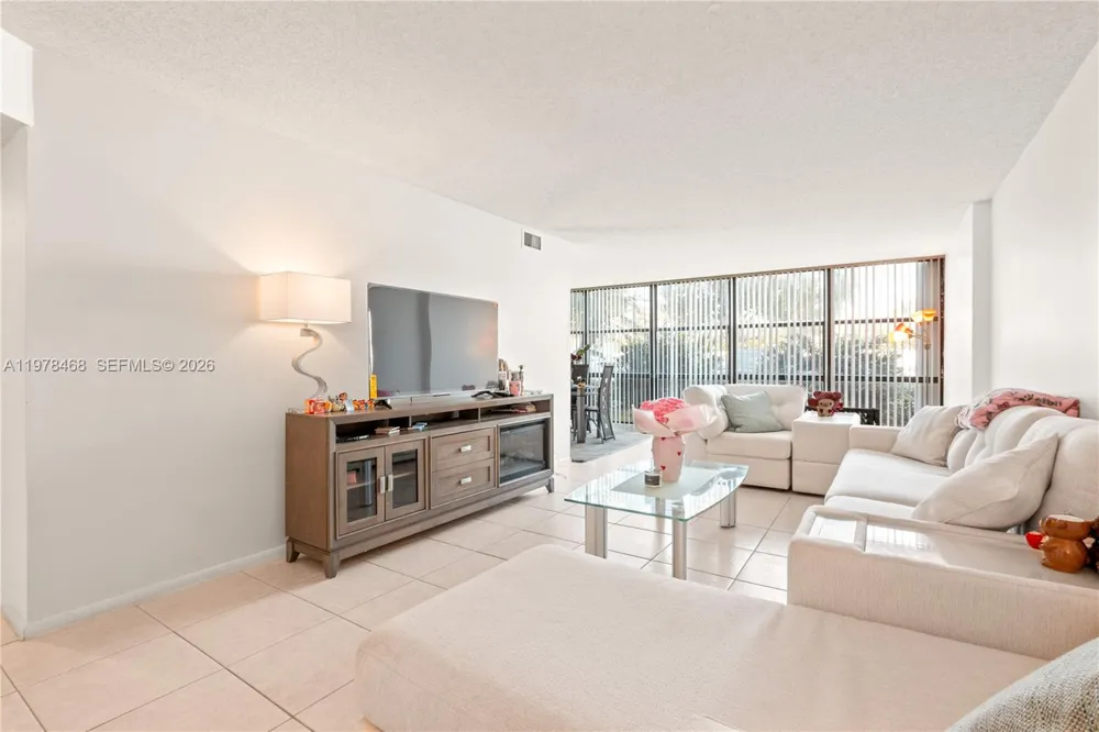 1000 Parkview Dr #115 Hallandale Beach, FL 33009