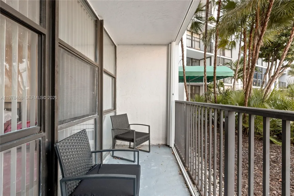 1000 Parkview Dr #115 Hallandale Beach, FL 33009