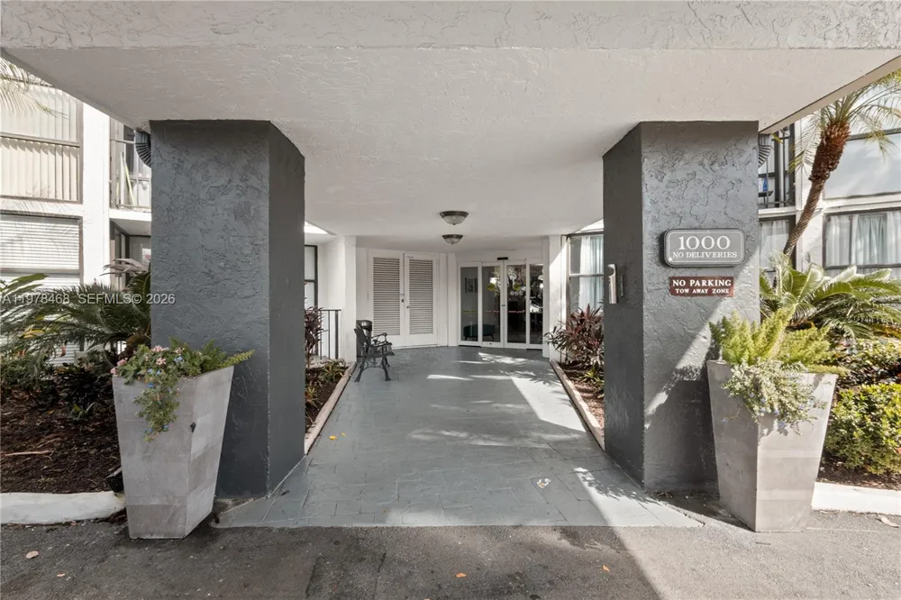 1000 Parkview Dr #115 Hallandale Beach, FL 33009