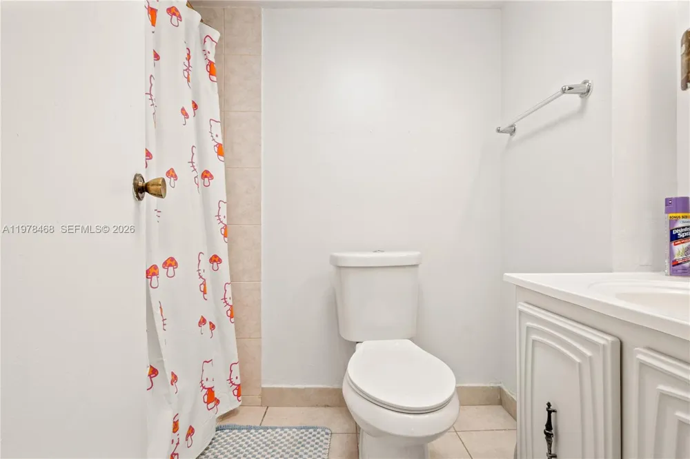 1000 Parkview Dr #115 Hallandale Beach, FL 33009