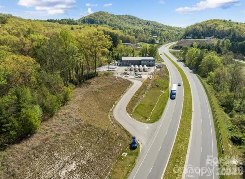 6045 US 19E Highway Burnsville, NC 28714