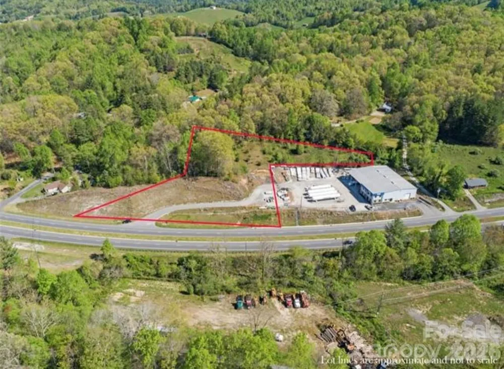6045 US 19E Highway Burnsville, NC 28714