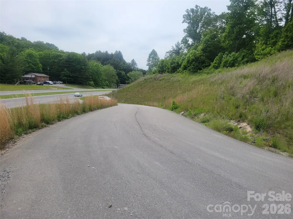 6045 US 19E Highway Burnsville, NC 28714