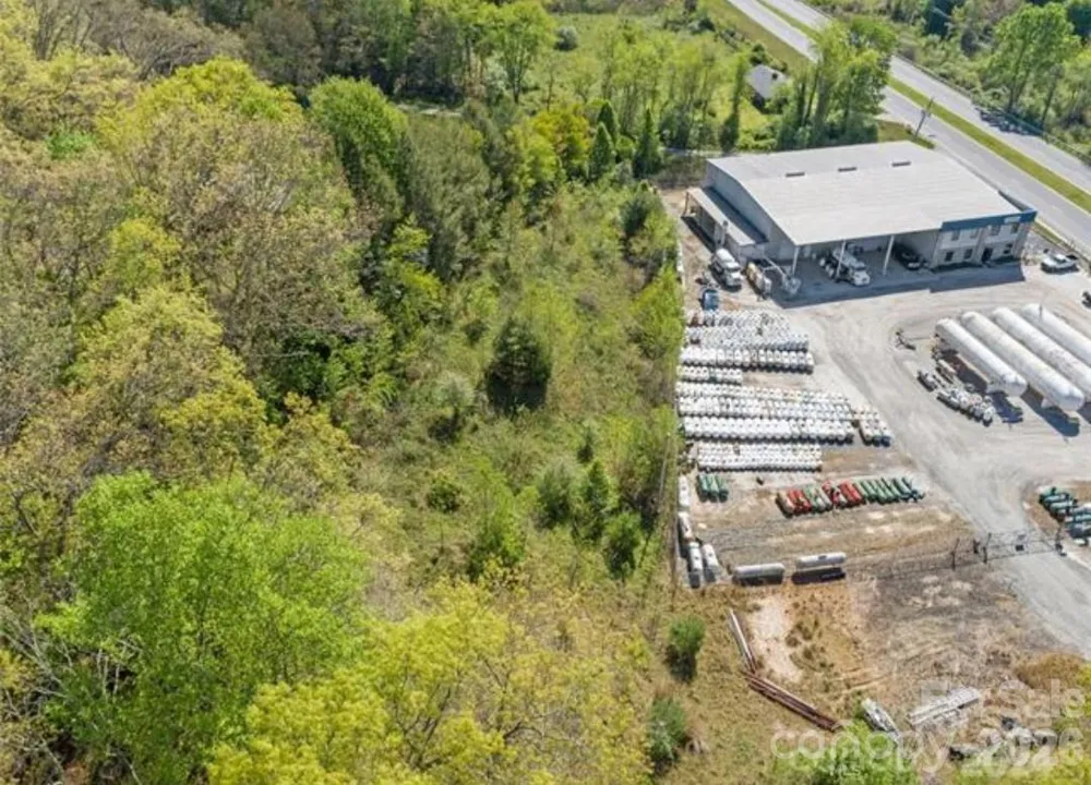 6045 US 19E Highway Burnsville, NC 28714