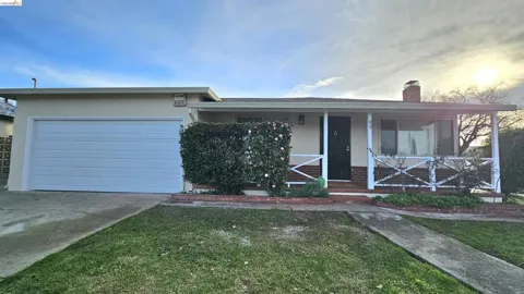 95 W Leland Rd