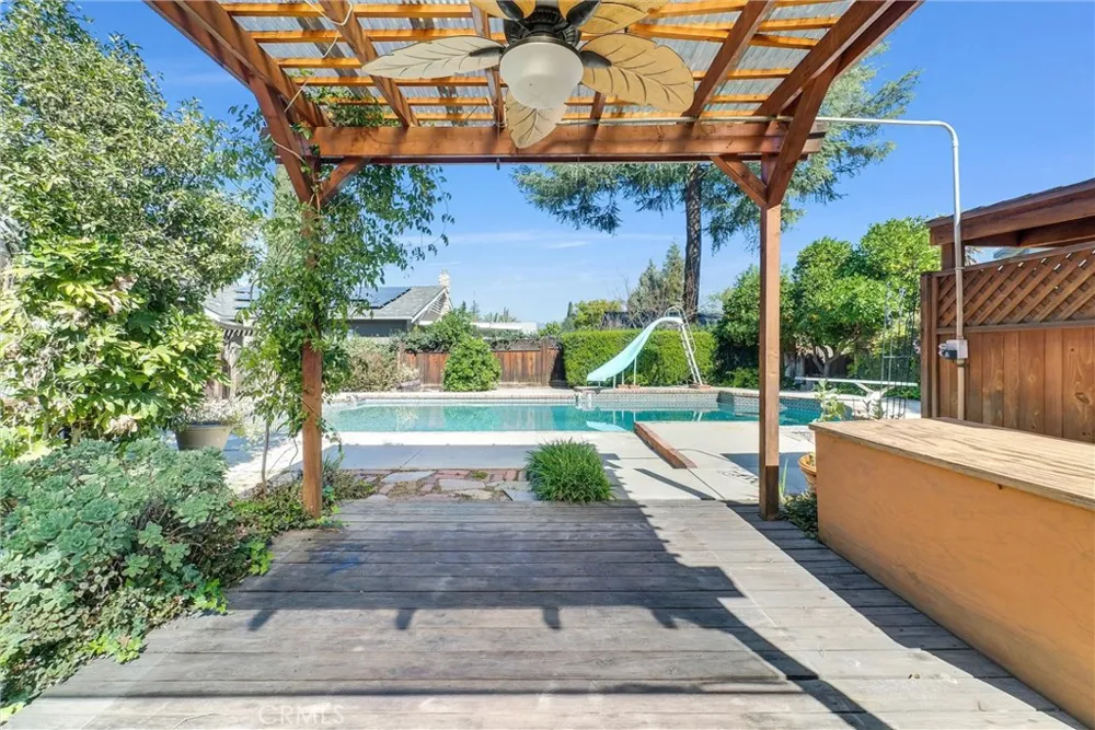 527 W Palm Redlands, CA 92373