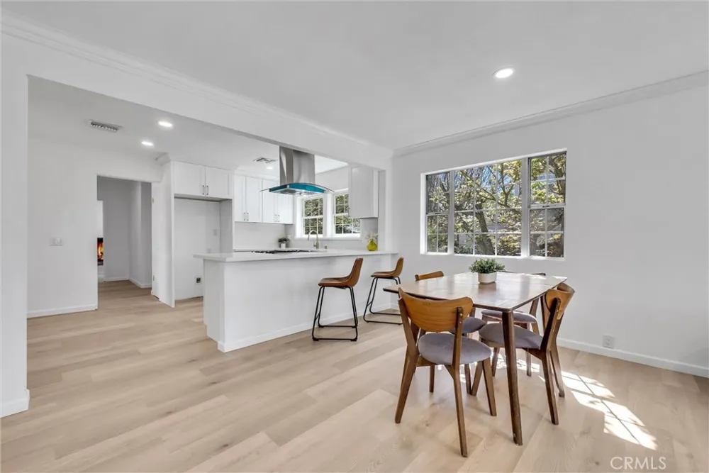 527 W Palm Redlands, CA 92373