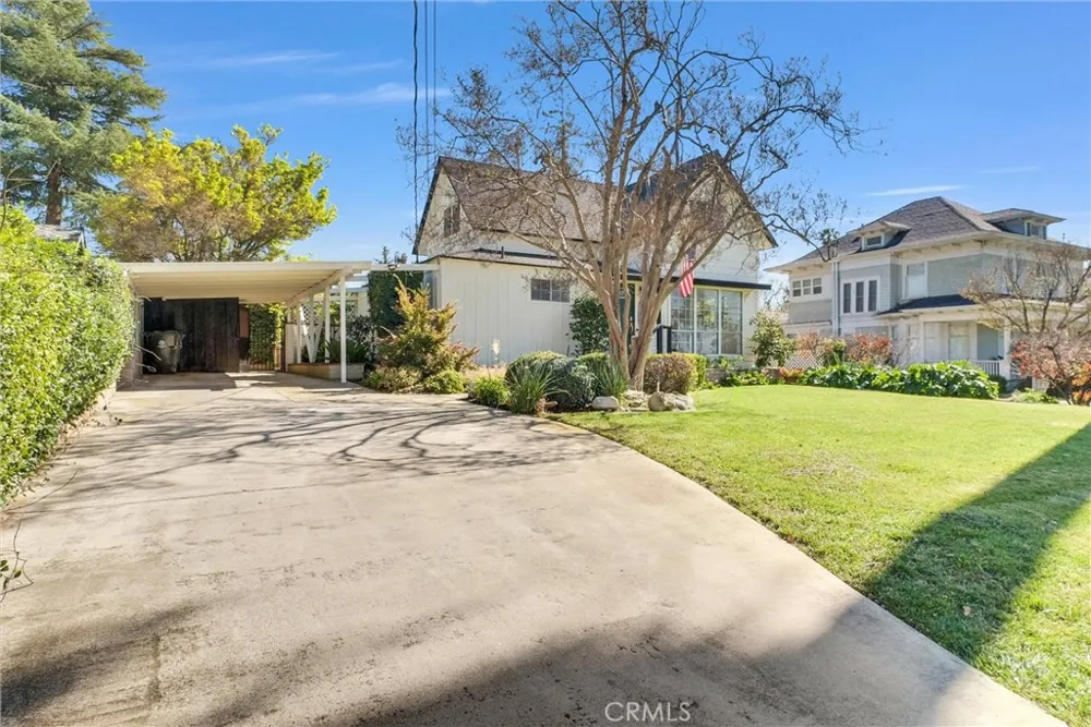 527 W Palm Redlands, CA 92373