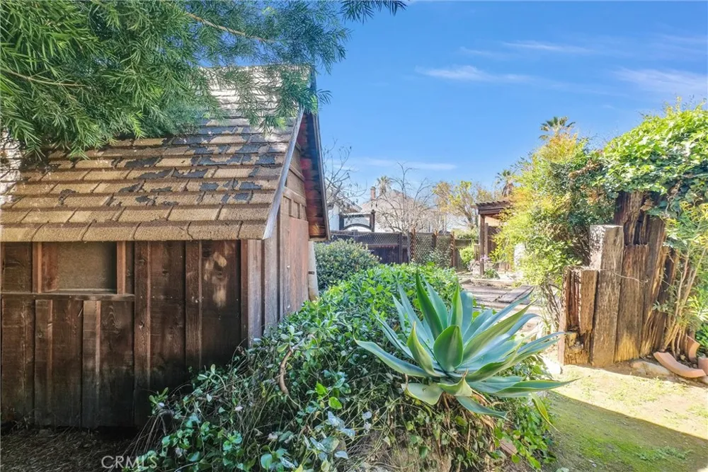 527 W Palm Redlands, CA 92373