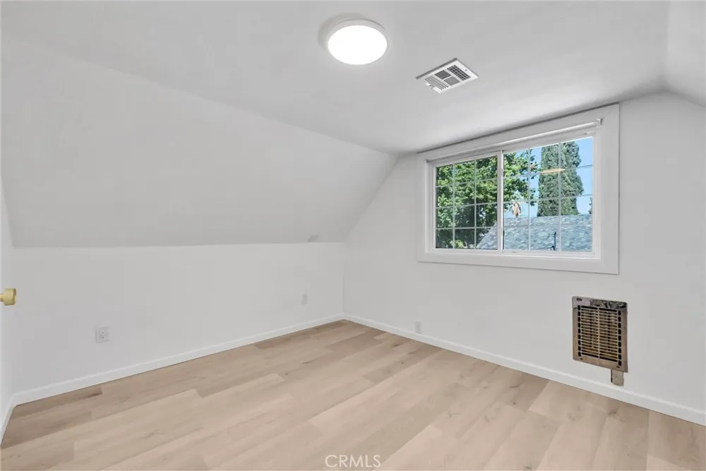 527 W Palm Redlands, CA 92373